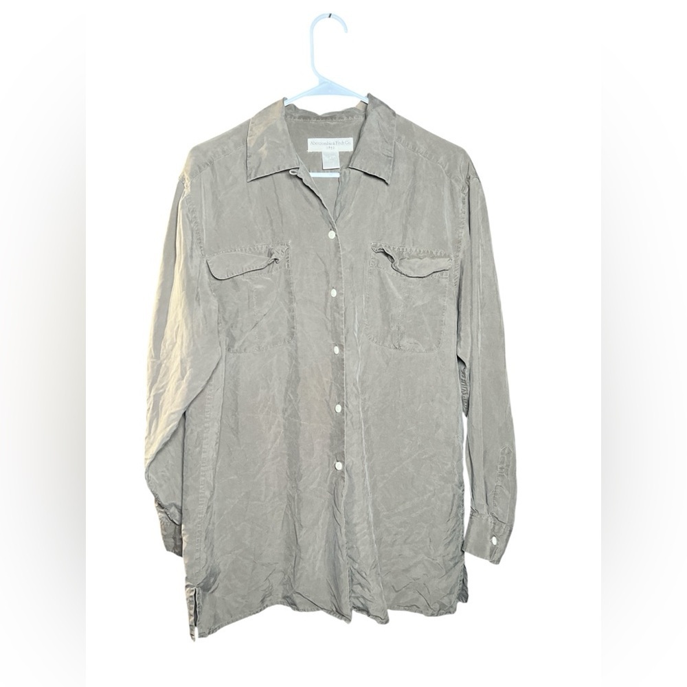 Abercrombie & Fitch vintage green olive  100% silk button down women’s shirt M